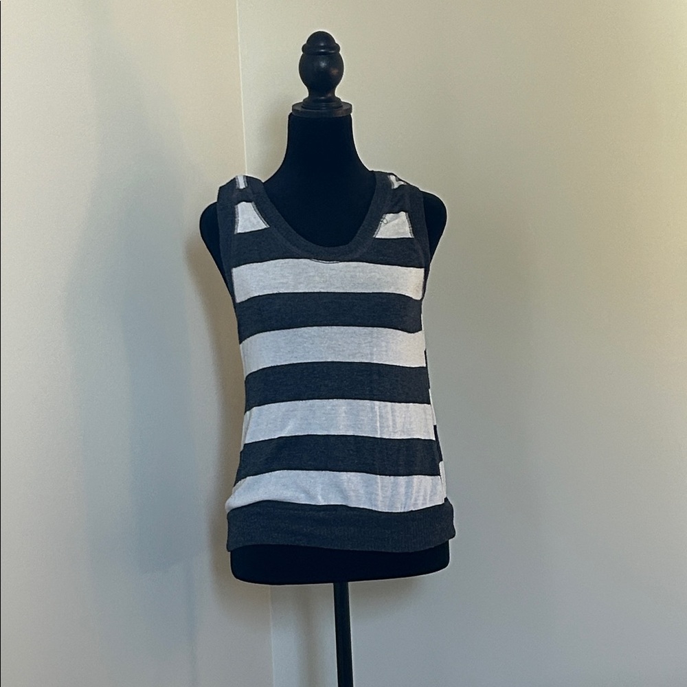 One Clothing sweater top
